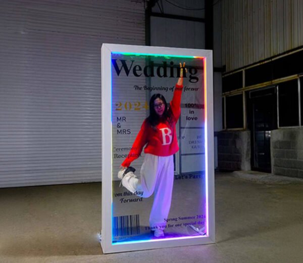 Magazine Photo Booth - Image 4