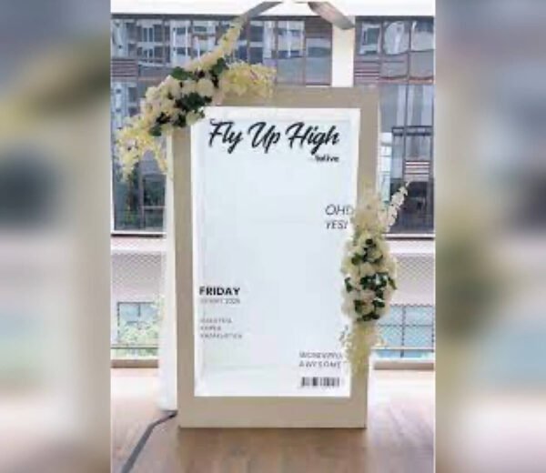 Magazine Photo Booth - Image 7