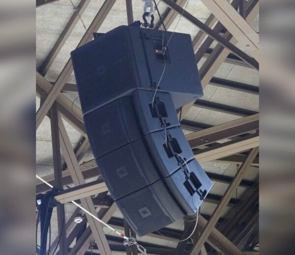 Line array - JBL VRX Rental - Image 9
