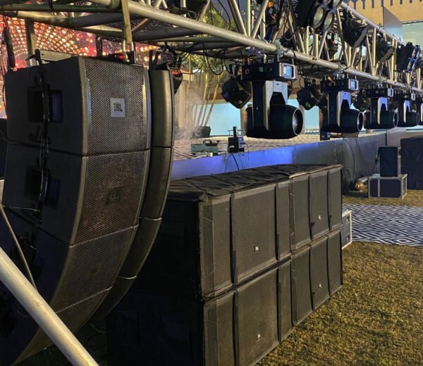 Line array - JBL VRX Rental - Image 6