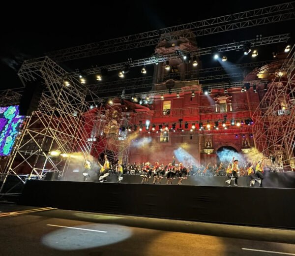 Line array - JBL VRX Rental - Image 4