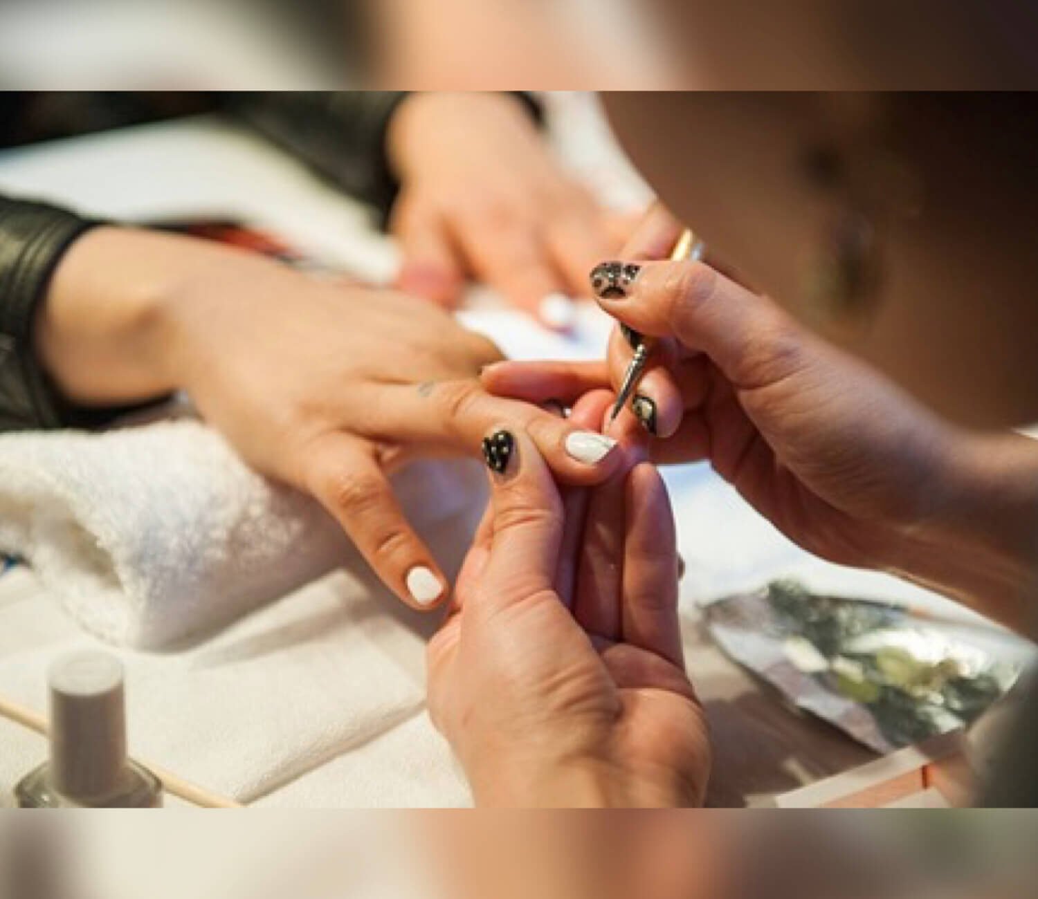 Nail Artist - Image 2